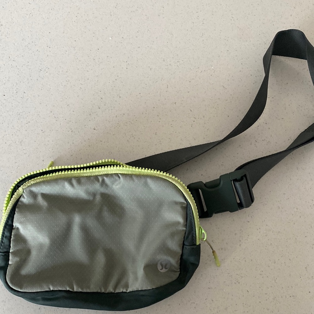 Lululemon bag